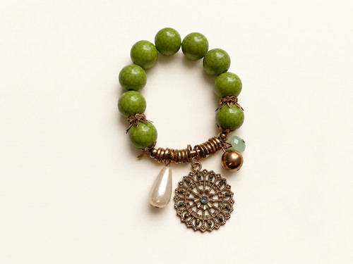Perlenarmband grün mit